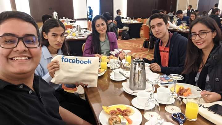 Evento Facebook Colombia Hack 2020 cena